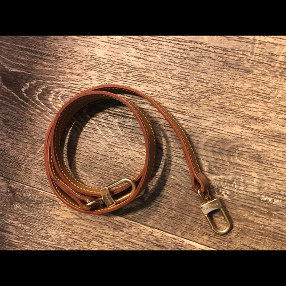 Louis Vuitton Rivoli - Picture 8 of 8